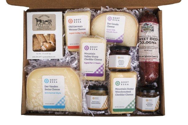 Food Gift BasketsCHRISTMAS MEMORIES - 6 Gourmet Cheeses 6 Condiments & CrackersbundledelicacySaving Shepherd